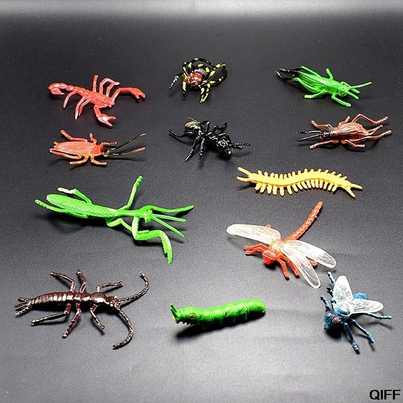 12Pcs Insect Models Plastic Cockroach Joke Gags Plastic Bugs Halloween Gadget Education Toy